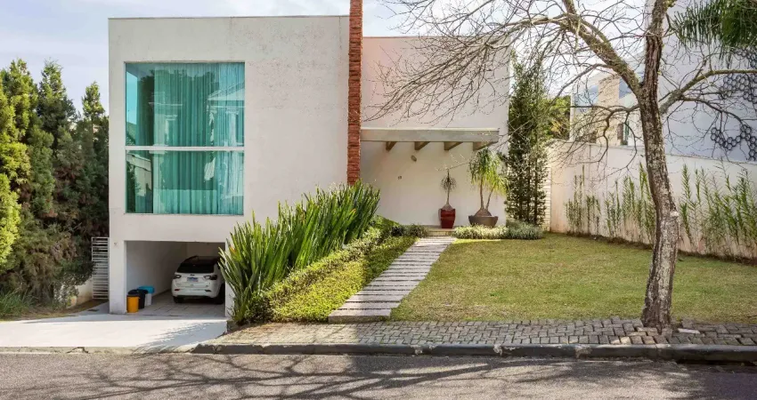 Casa em um dos condomínios mais desejados do campo comprido.