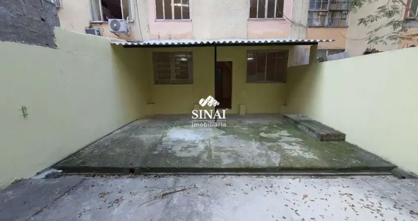 Apartamento com 2 quartos para alugar na Soldado Ivo de Oliveira, 368, Vila Kosmos, Rio de Janeiro