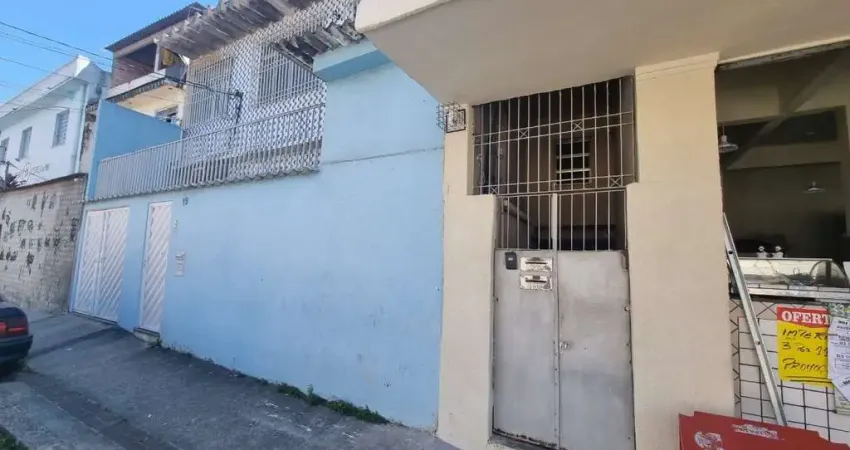 Casa com 2 quartos para alugar na Barão do Serro Largo, 25, Irajá, Rio de Janeiro