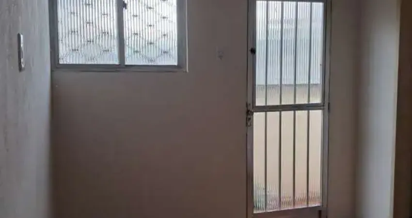 Kitnet / Stúdio para alugar na Estrada do Barro Vermelho, 951, Rocha Miranda, Rio de Janeiro