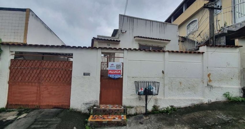 Casa com 2 quartos para alugar na Tenente Lópes Ribeiro, 75, Braz de Pina, Rio de Janeiro