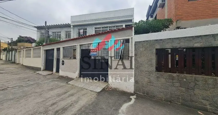 Casa com 3 quartos para alugar na Rua Acará, Vaz Lobo, Rio de Janeiro
