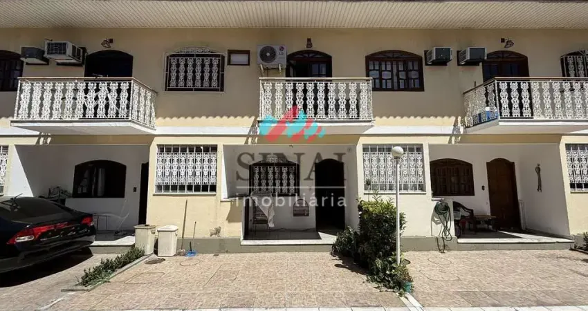 Casa aconchegante 2 quartos armários planejados condomínio fechado garagem - pronta para entrar e m