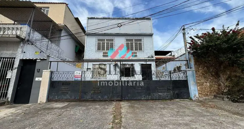 Amplo 2 quartos, garagem, sem condomínio, a 300 metros do metrô