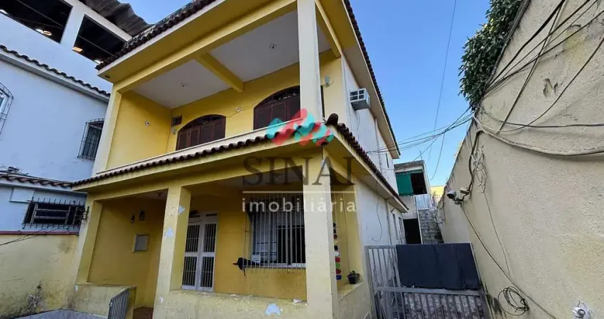 Sinai vende 2 casas - uma com 4 e outra com 2 quartos - oportunidade para 2 famílias