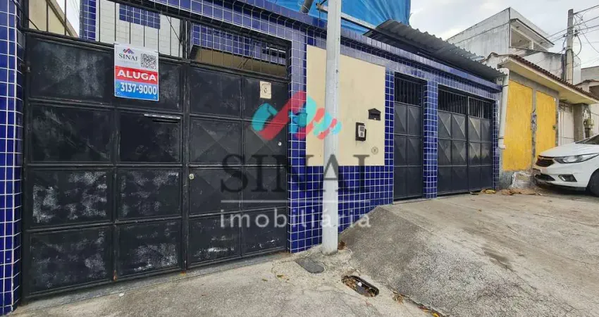 Casa com 2 quartos para alugar na Rua Barão de Melgaço, Cordovil, Rio de Janeiro