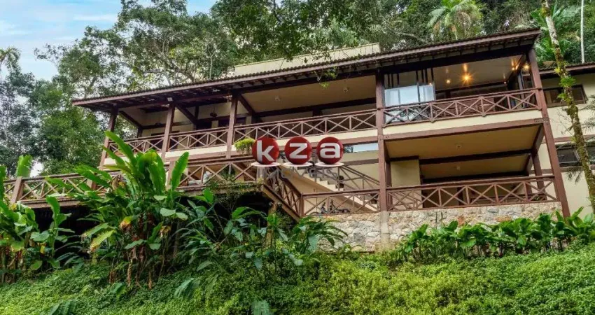 Casa de Luxo em Condomínio à Venda em Iporanga - Guarujá-SP: 7 Quartos, 7 Suítes, 3 Salas, 8 Banheiros, 4 Vagas, 338m².