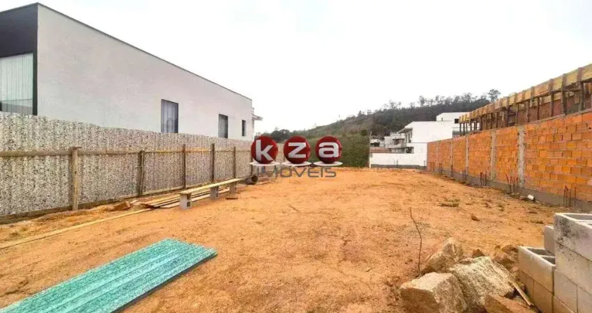 Terreno de 300m² em condomínio à venda em Valinhos-SP, no Residencial Mont' Alcino