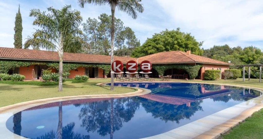 Imperdível Casa de Luxo à Venda no Centro de Cunha-SP: 6 Quartos, 6 Suítes, 5 Salas, 9 Banheiros, 30 Vagas de Garagem e 1.573 m² de Área