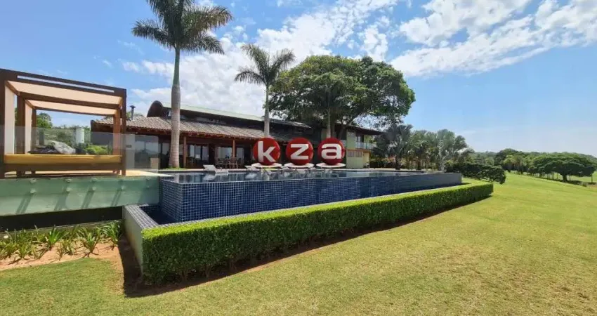 Imponente mansão de luxo no Condomínio Quinta do Lago em Avaré-SP: 6 quartos, 6 suítes, 4 salas, 8 banheiros, 10 vagas de garagem, 1.096m² de área.