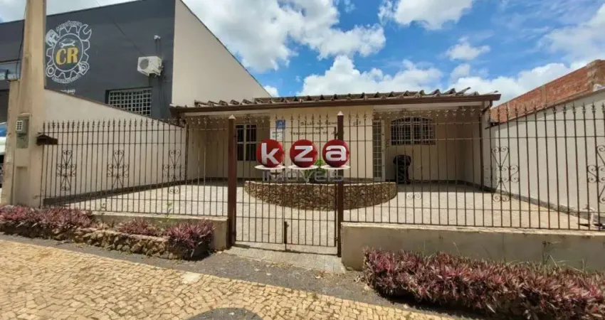 Casa Comercial à Venda em Valinhos-SP - Vila D'agostinho: 02 Quartos, 3 Salas, 1 Banheiro, 2 Vagas de Garagem, 182,00 m² de Área.