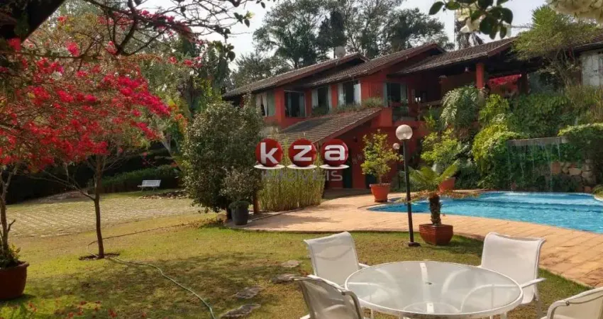 Imperdível oportunidade: Casa de luxo em condomínio Santa Fé, Vinhedo-SP, com 4 suítes e 8 vagas de garagem!
