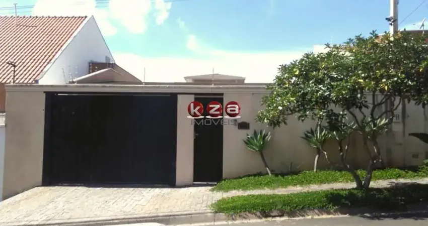 Imperdível casa à venda em Valinhos-SP, Jardim Maria Ilydia! 3 quartos, 2 suítes, 2 salas, 3 banheiros, 3 vagas. Confira!