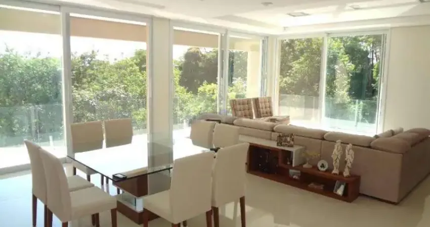 Imóvel de luxo no Parque Lausanne: Casa em condomínio com 4 quartos, 4 suítes, 3 salas e 620m² em Valinhos-SP.