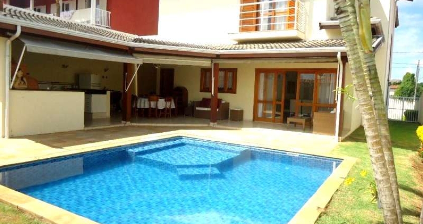 Casa de alto padrão em condomínio de luxo em Valinhos-SP - 4 quartos, 1 suíte, 3 salas, 6 banheiros, 4 vagas, 320m².
