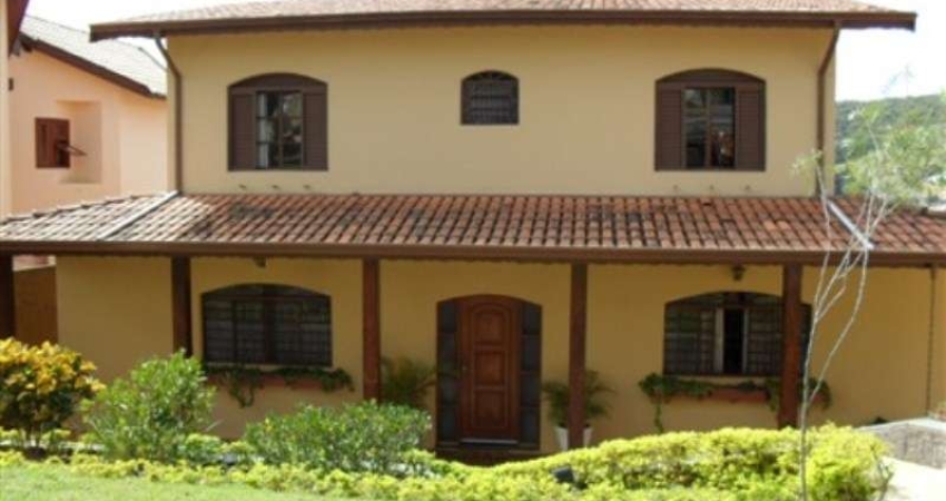 Casa com 4 dormitórios em Condomínio em Valinhos