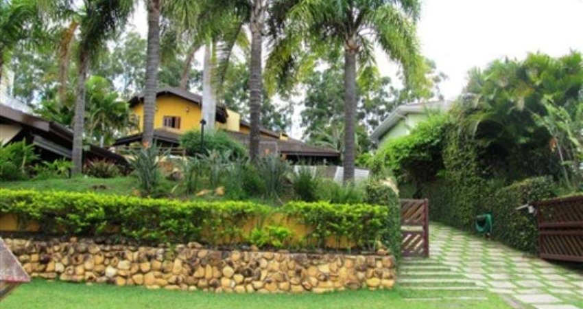Casa de luxo em condomínio: 4 quartos, 3 suítes, 2 salas, 6 banheiros, 4 vagas de garagem em Valinhos-SP, no Condomínio Village Visconde de Itamaracá!