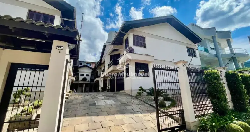 Casa em condomínio fechado com 3 quartos à venda na Alcides Lahm de Andrade, 1, Sagrada Família, Caxias do Sul