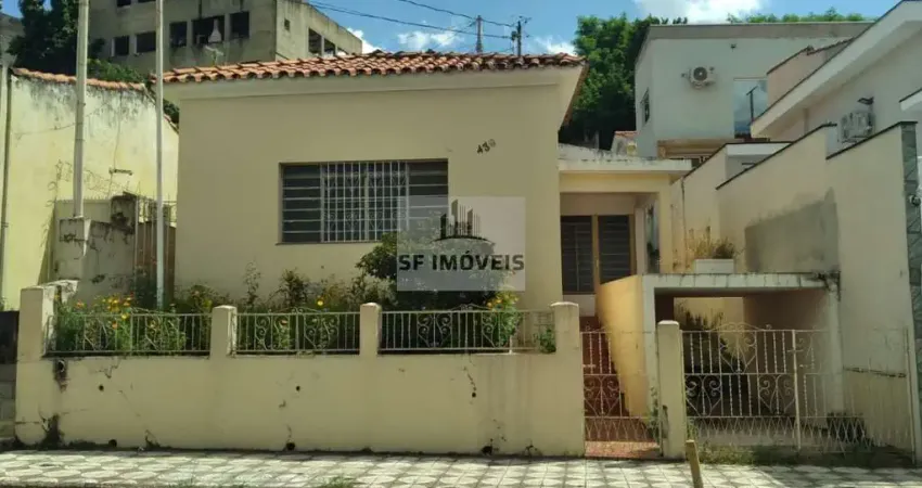 Casa térrea, em terreno de 284m², para venda ou locação no bairro da Barcelona