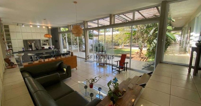 Excelente casa térrea de 422m², 4 suíte, mobiliada, para alugar no Granja Olga 2