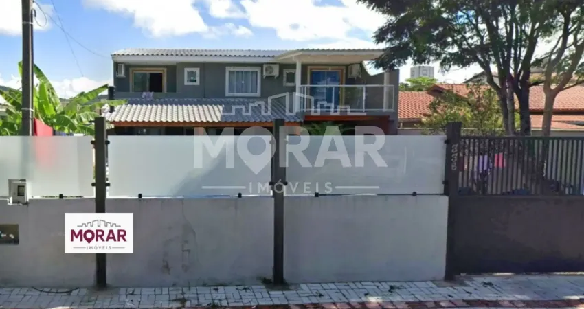 Excelente localização! casa à venda com 04 dormitórios, sendo 01 suíte, aréa gourmet, com churrasqueira e piscina! 220 mts de área construida. valor r$1.200.000,00.