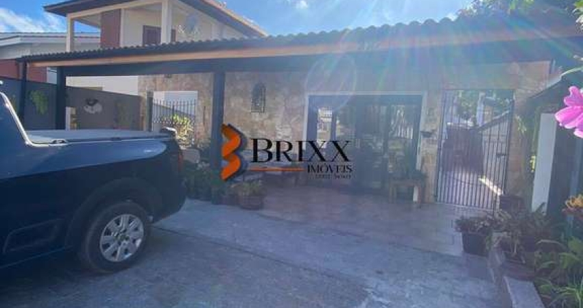 CASA CONDOMÍNIO ARUJAZINHO IV Á VENDA COM 03 QUARTOS E ÁREA GOURMET-ARUJÁ