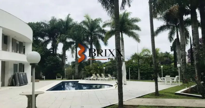 CASA CONDOMÍNIO , COM 04 QUARTOS Á VENDA -HILLS I -ARUJÁ