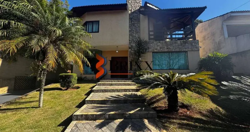 CASA CONDOMÍNIO COM 04 QUARTOS E AMPLO ESPAÇO DE GARAGEM E ESPAÇO GOURMET