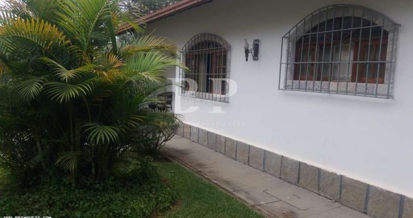 Casa para Venda em Teresópolis, 3 dormitórios, 1 suíte, 2 banheiros, 2 vagas