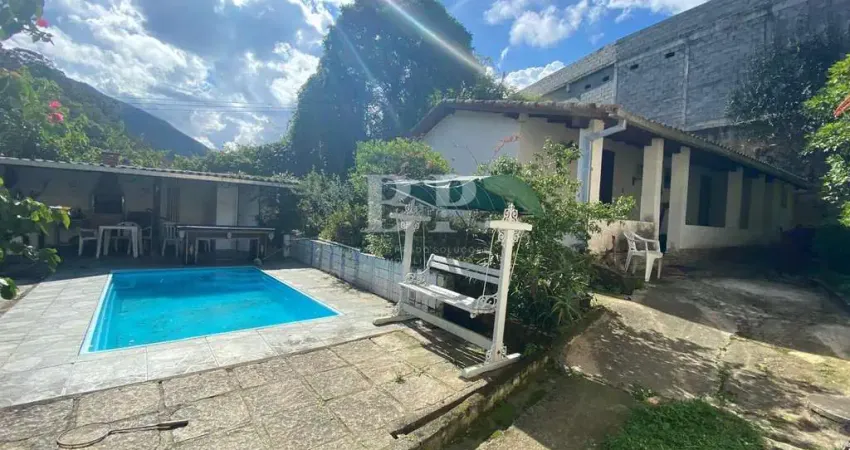 Casa para Venda em Teresópolis, Meudon, 6 dormitórios, 3 suítes, 5 banheiros, 2 vagas