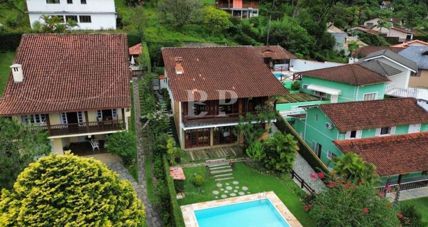 Casa em Condomínio para Venda em Teresópolis, Carlos Guinle, 4 dormitórios, 3 suítes, 6 banheiros, 4 vagas