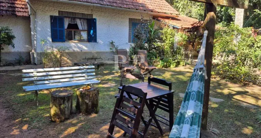 Casa para Venda em Teresópolis, Fazenda Suíça, 3 dormitórios, 1 suíte, 3 banheiros, 3 vagas