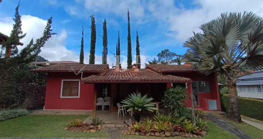 Casa em Condomínio para Locação em Teresópolis, Vargem Grande, 3 dormitórios, 1 suíte, 2 banheiros, 1 vaga