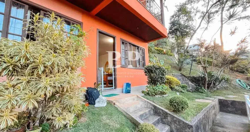 Casa Geminada para Venda em Teresópolis, Iucas, 3 dormitórios, 1 suíte, 3 banheiros, 1 vaga