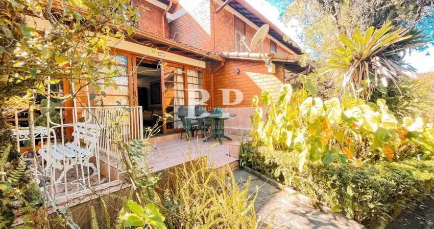 Casa em Condomínio para Locação em Teresópolis, Alto, 3 dormitórios, 2 banheiros, 1 vaga