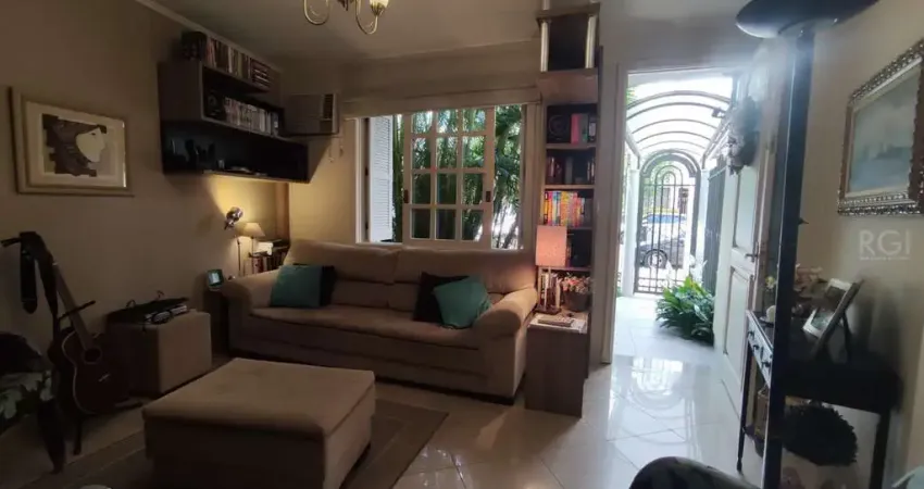 Casa com 3 quartos à venda na Rua General Couto de Magalhães, 630, São João, Porto Alegre