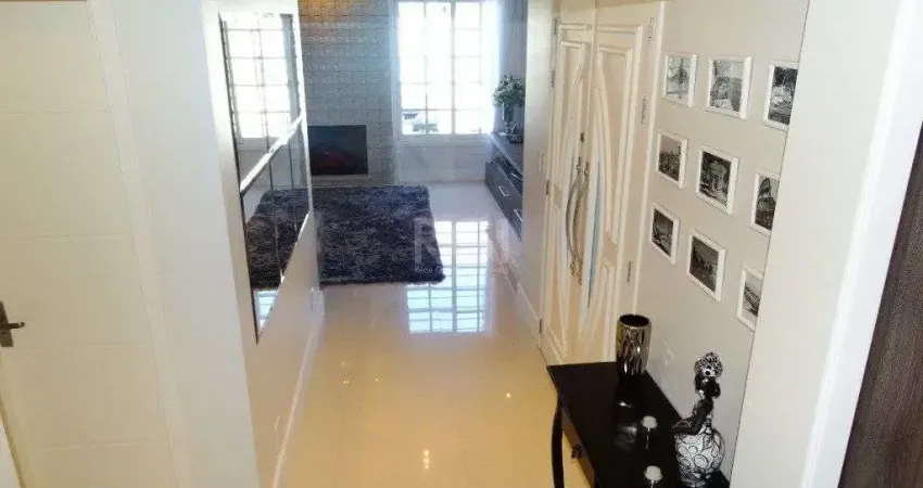 Casa para Venda - 244m², 3 dormitórios, sendo 1 suites, 2 vagas - Santa Tereza