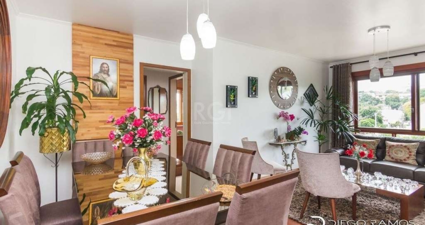 Apartamento de 2 dormitórios ,80 M² com possibilidade de transformação em 3 dormitórios. Living: Para dois ambientes e estar íntimo. Copa-Cozinha: Funcional e bem equipada. Ampla Área de Serviç