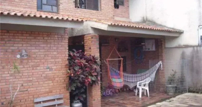 Casa para Venda - 238m², 4 dormitórios, sendo 1 suites, 2 vagas - Medianeira
