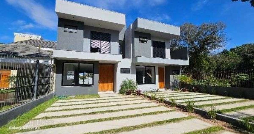 Casa em Porto Alegre, no bairro Ipanema, com 3 dormitório(s), e 3 banheiros, à venda.