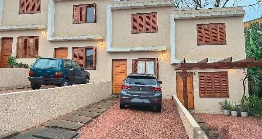 Casa Condominio em Porto Alegre, no bairro Teresópolis, com 2 dormitório(s), e 2 banheiros, à venda.