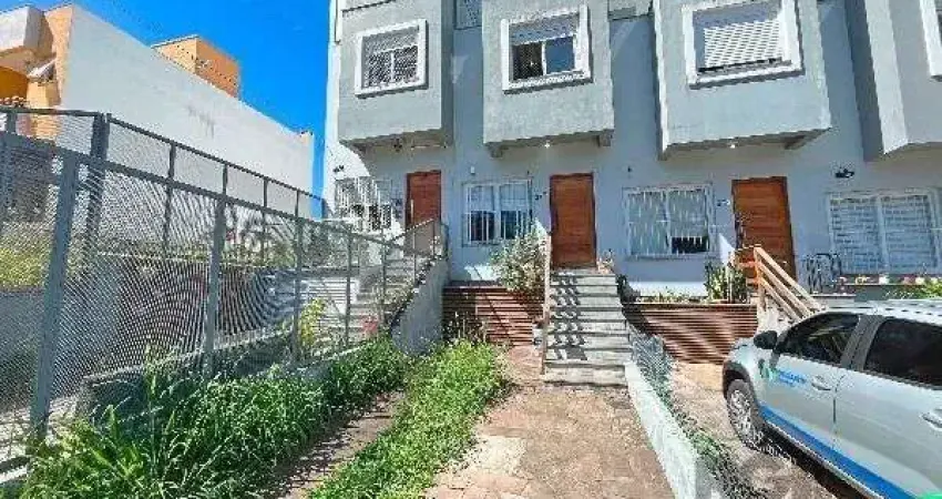 Casa em porto alegre, no bairro guarujá, com 3 dormitório(s), e 3 banheiros, à venda.