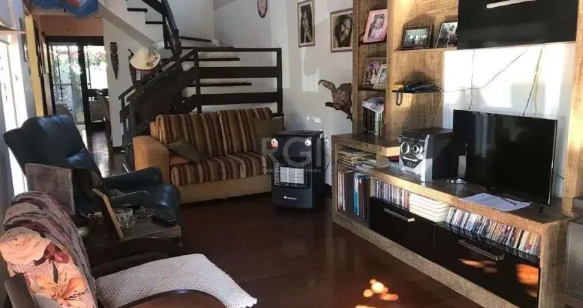 Casa Condominio para Venda - 216m², 3 dormitórios, sendo 1 suites, 2 vagas - Tristeza