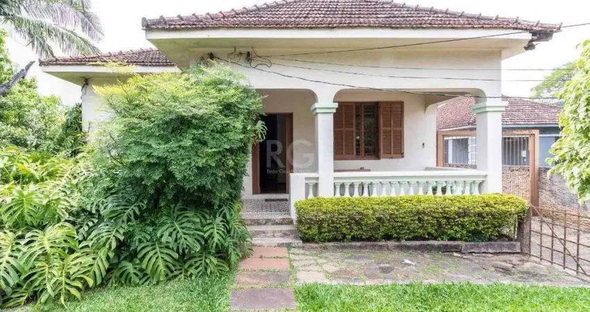 Terreno à venda na Avenida Vicente Monteggia, 2892, Cavalhada, Porto Alegre