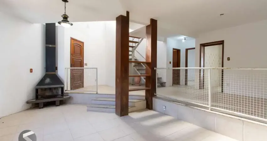 Casa para venda - 253.35m², 3 dormitórios, sendo 1 suites, 4 vagas - serraria