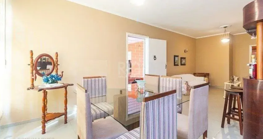 Casa térrea à venda, com 2 suites, 3 banheiros, edicula, pátio, 2 vagas - Bairro Medianeira
