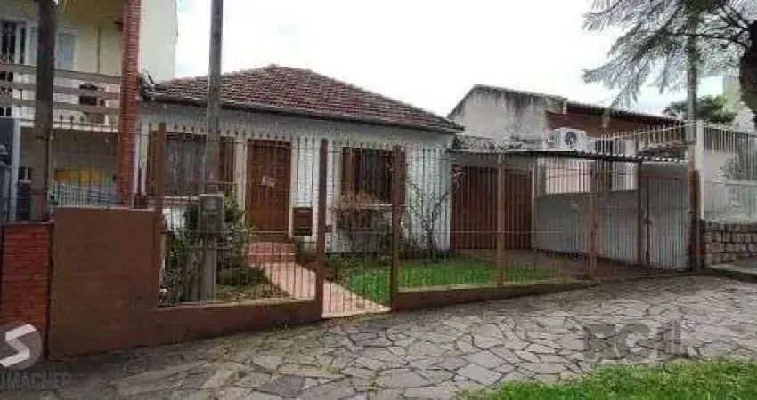 Casa com 3 quartos à venda na Avenida São Sebastião, 296, Nonoai, Porto Alegre