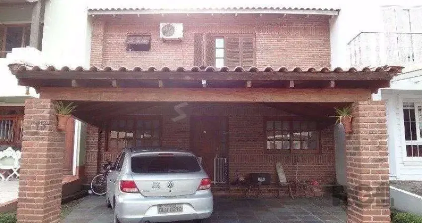 Casa em Condomínio em Cavalhada