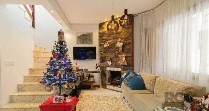 Casa em condomínio na zona sul, 3 quartos, suíte, lareira, churrasqueira, 2 vagas de garagem coberta.