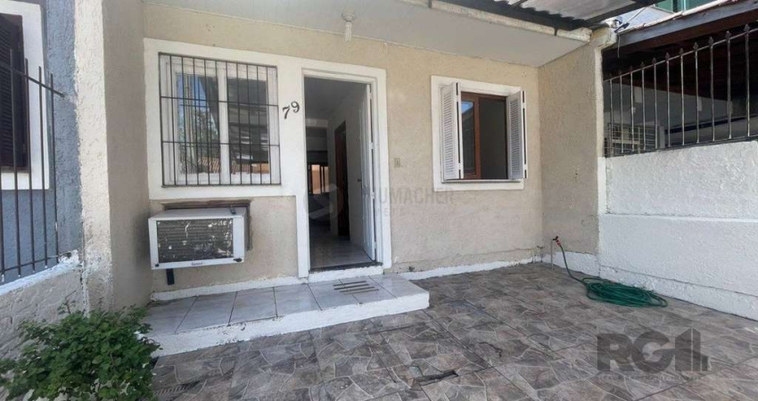 Casa para Venda- 2 quartos, 2 vagas, 70m² com churrasqueira- Hípica
